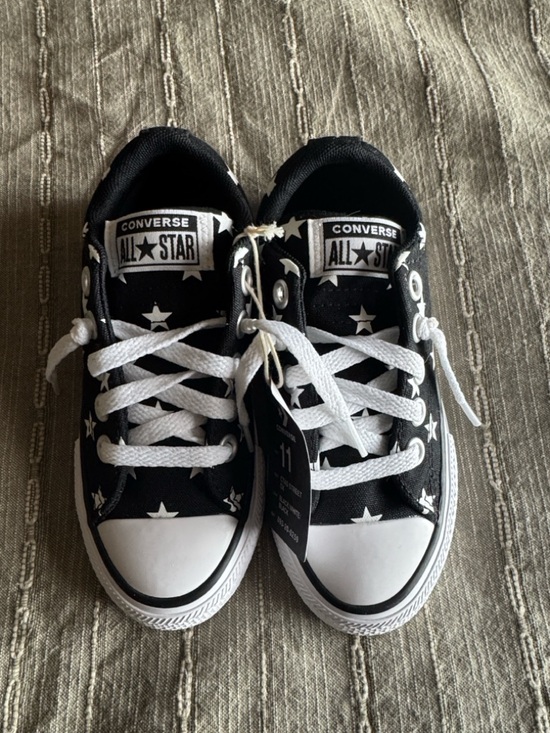 Converse Other - Converse Kids Black & White Star Print Low Top Sneakers